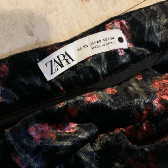 Velvet Rose floral patterned Zara jeans size XS - Picture 5 of 5